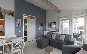 Beachside Apartment With Balcony